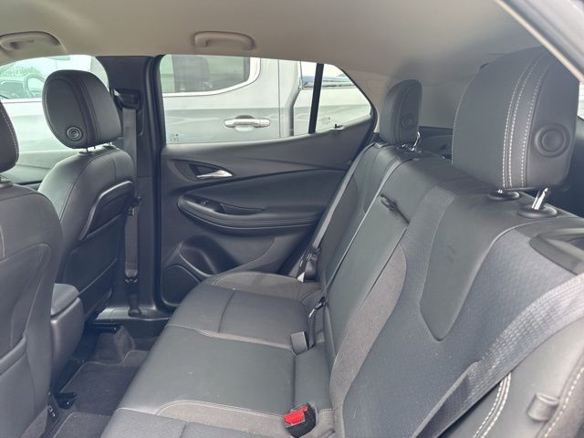 Buick Encore GX Vehicle Full-screen Gallery Image 09