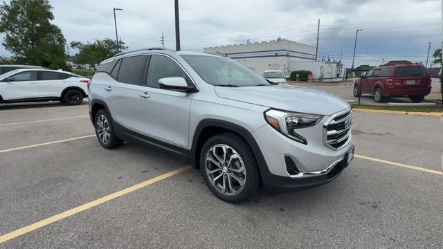 GMC Terrain Vehicle Full-screen Gallery Image 02