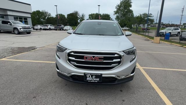 GMC Terrain Vehicle Full-screen Gallery Image 03