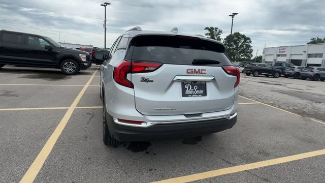 GMC Terrain Vehicle Full-screen Gallery Image 09