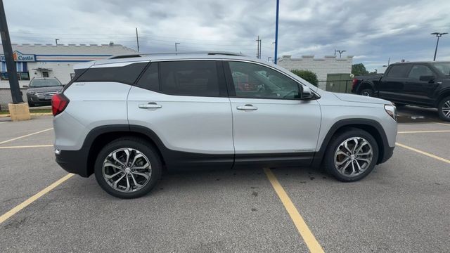 GMC Terrain Vehicle Full-screen Gallery Image 11