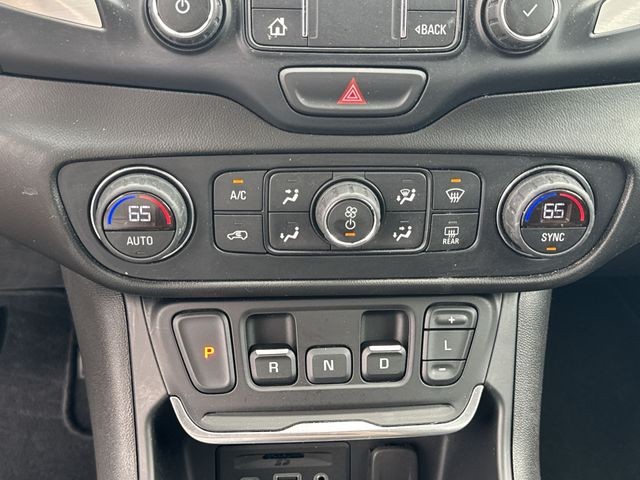 GMC Terrain Vehicle Full-screen Gallery Image 21