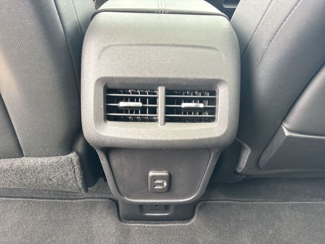 GMC Terrain Vehicle Full-screen Gallery Image 25
