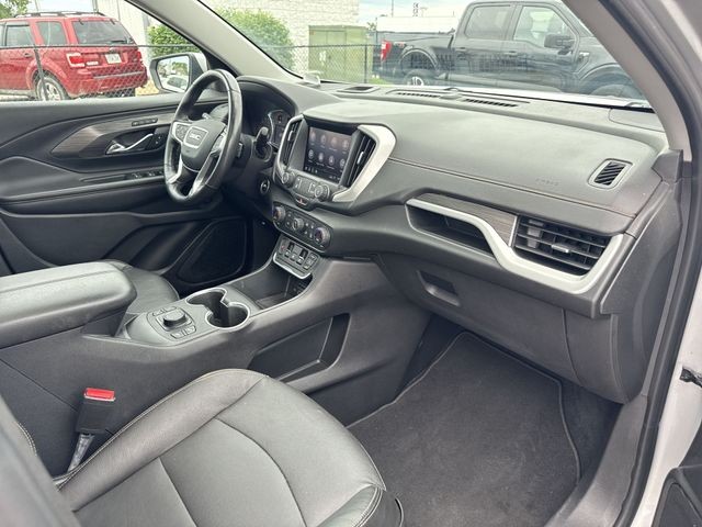 GMC Terrain Vehicle Full-screen Gallery Image 32