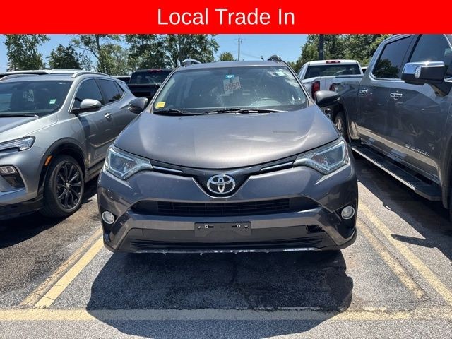 Toyota RAV4 Vehicle Full-screen Gallery Image 05