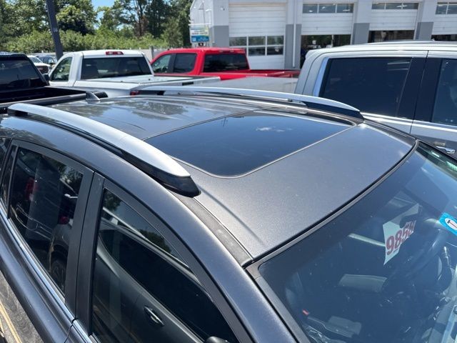 Toyota RAV4 Vehicle Full-screen Gallery Image 13