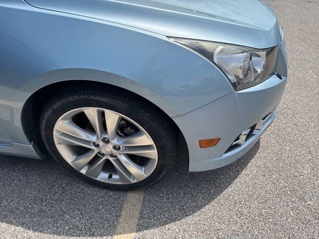 Chevrolet Cruze Vehicle Full-screen Gallery Image 09
