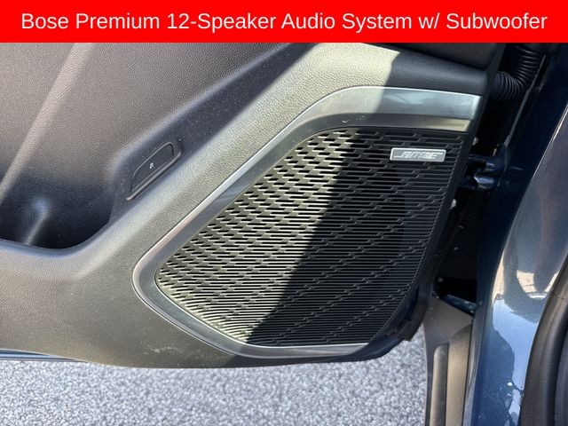 Buick Enclave Vehicle Full-screen Gallery Image 24