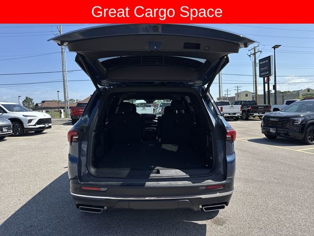 Buick Enclave Vehicle Full-screen Gallery Image 26