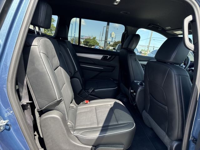 Buick Enclave Vehicle Full-screen Gallery Image 27