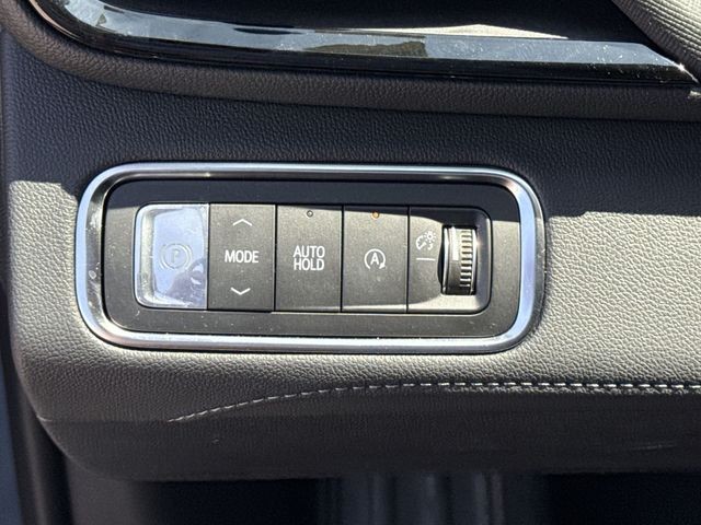 Buick Enclave Vehicle Full-screen Gallery Image 35