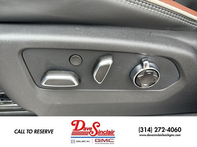 GMC Sierra 1500 Vehicle Full-screen Gallery Image 12