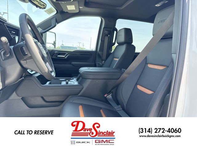 GMC Sierra 2500HD Vehicle Full-screen Gallery Image 11