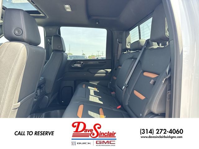 GMC Sierra 2500HD Vehicle Full-screen Gallery Image 23