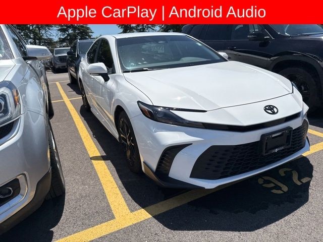 Toyota Camry Vehicle Full-screen Gallery Image 07