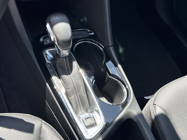 Buick Encore GX Vehicle Full-screen Gallery Image 19