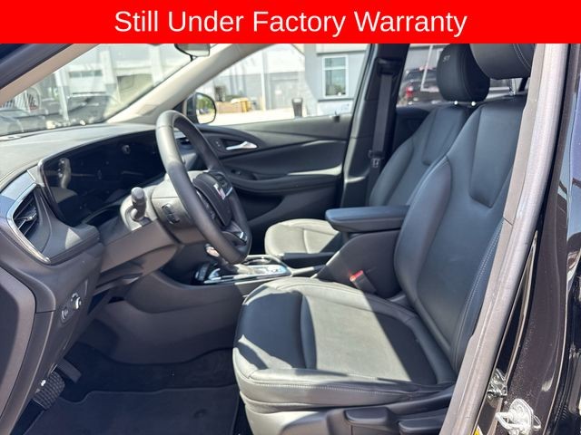 Buick Encore GX Vehicle Full-screen Gallery Image 22