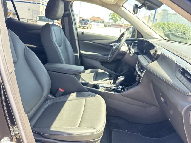 Buick Encore GX Vehicle Full-screen Gallery Image 29