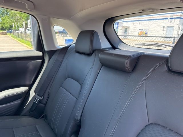 Honda HR-V Vehicle Full-screen Gallery Image 09