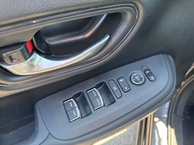 Honda HR-V Vehicle Full-screen Gallery Image 10