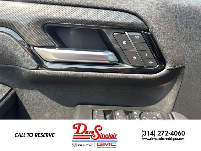 GMC Sierra 2500HD Vehicle Full-screen Gallery Image 13