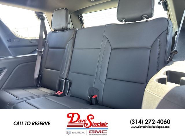 GMC Yukon Vehicle Full-screen Gallery Image 23