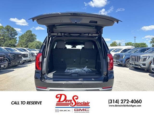 GMC Yukon Vehicle Full-screen Gallery Image 24