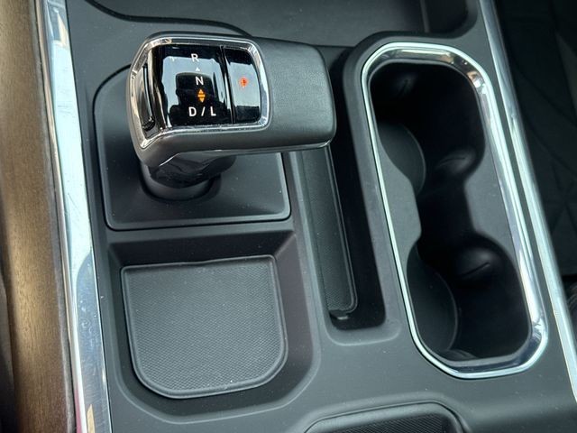 Chevrolet Silverado 1500 Vehicle Full-screen Gallery Image 20