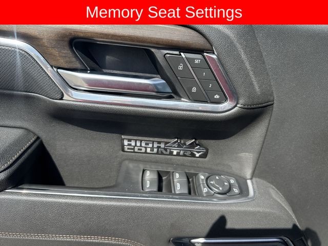 Chevrolet Silverado 1500 Vehicle Full-screen Gallery Image 28