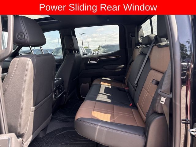 Chevrolet Silverado 1500 Vehicle Full-screen Gallery Image 30