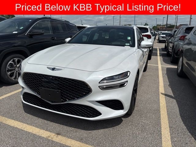 Genesis G70 Vehicle Full-screen Gallery Image 02