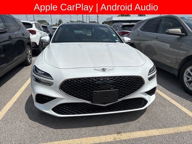 Genesis G70 Vehicle Full-screen Gallery Image 05
