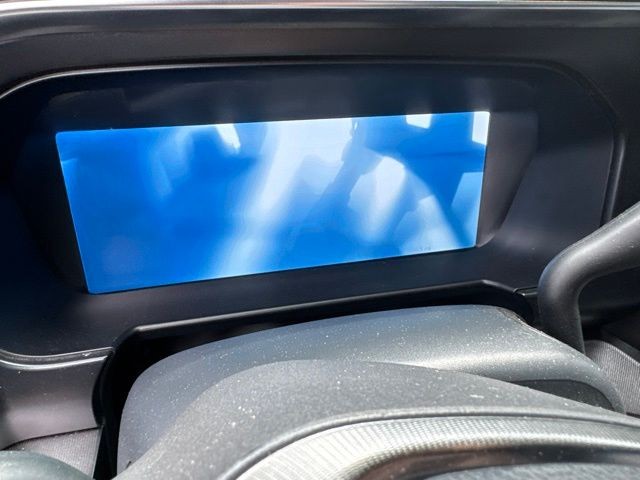 Ford Super Duty F-350 SRW Vehicle Full-screen Gallery Image 23