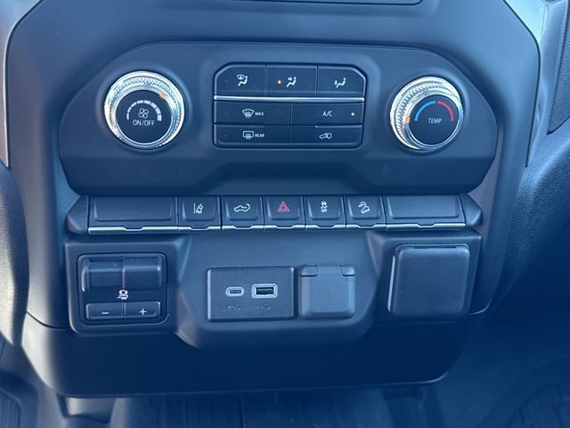 GMC Sierra 2500HD Vehicle Full-screen Gallery Image 21