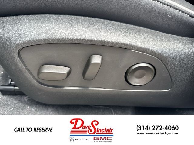 Buick Enclave Vehicle Full-screen Gallery Image 12