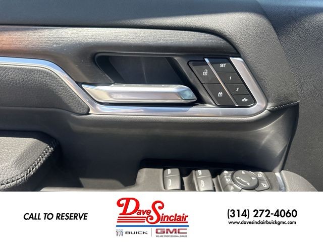 GMC Sierra 3500HD Vehicle Full-screen Gallery Image 13