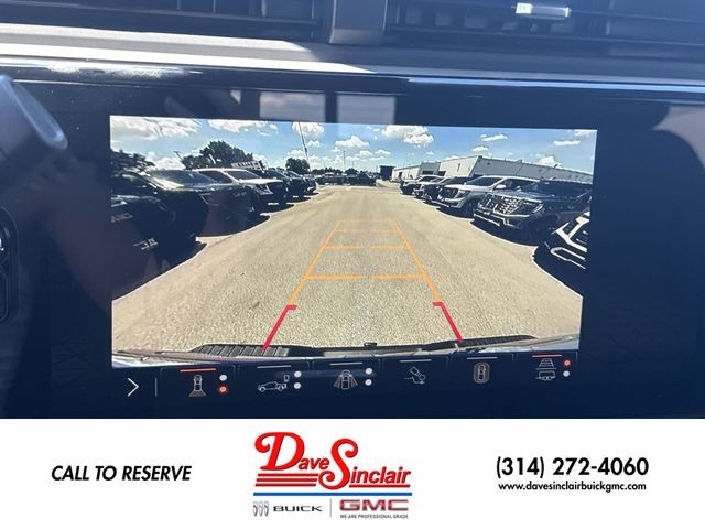 GMC Sierra 3500HD Vehicle Full-screen Gallery Image 17