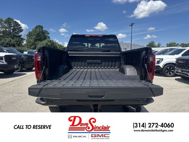 GMC Sierra 3500HD Vehicle Full-screen Gallery Image 23