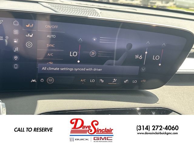Buick Enclave Vehicle Full-screen Gallery Image 19