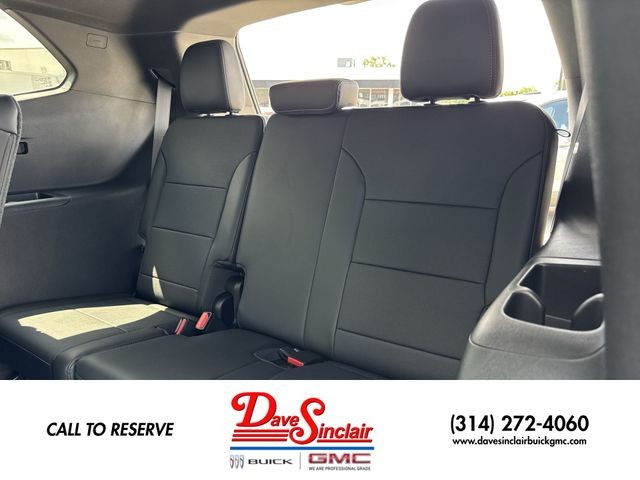 Buick Enclave Vehicle Full-screen Gallery Image 23