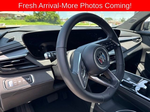 Buick Enclave Vehicle Full-screen Gallery Image 15