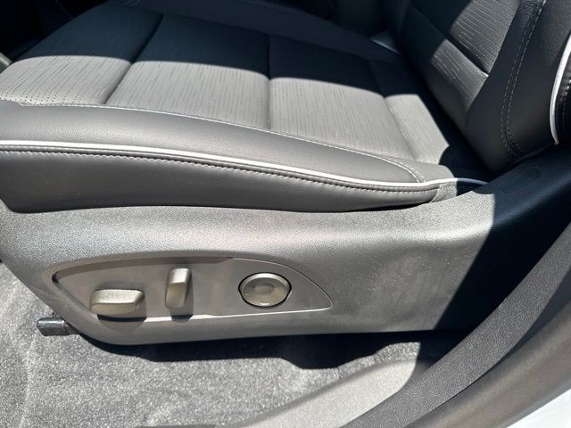 Buick Enclave Vehicle Full-screen Gallery Image 20