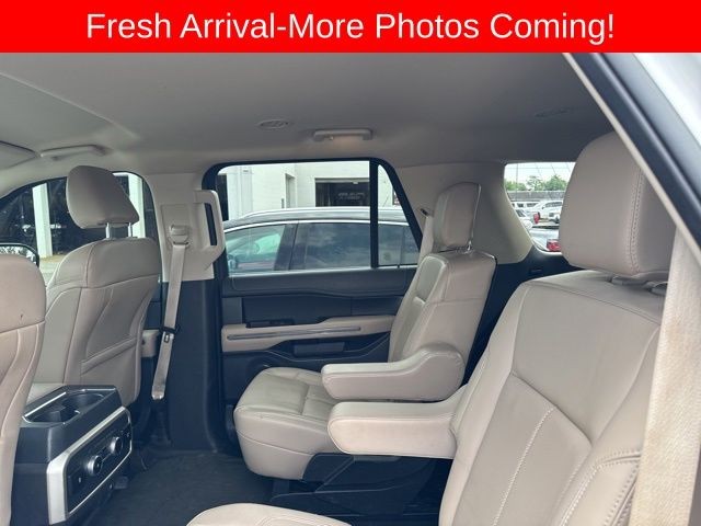 Ford Expedition Vehicle Full-screen Gallery Image 13
