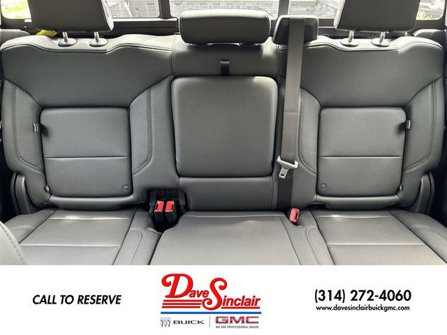 GMC Sierra 1500 Vehicle Full-screen Gallery Image 14