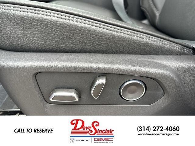 GMC Sierra 2500HD Vehicle Full-screen Gallery Image 12