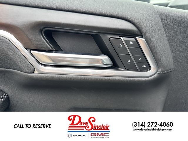 GMC Sierra 2500HD Vehicle Full-screen Gallery Image 13