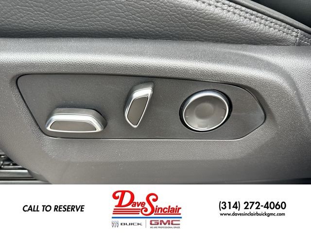 GMC Sierra 2500HD Vehicle Full-screen Gallery Image 12
