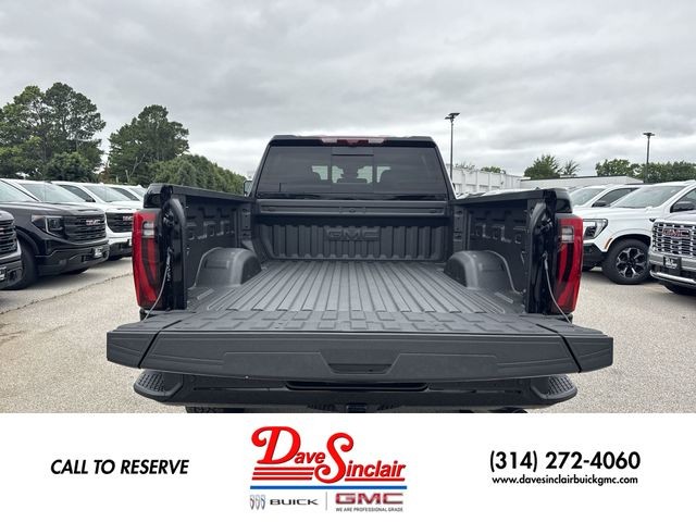 GMC Sierra 2500HD Vehicle Full-screen Gallery Image 24