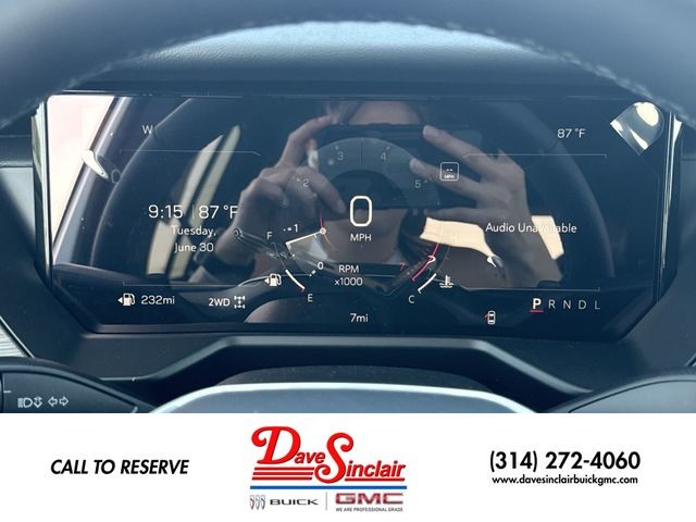 GMC Acadia Vehicle Full-screen Gallery Image 15