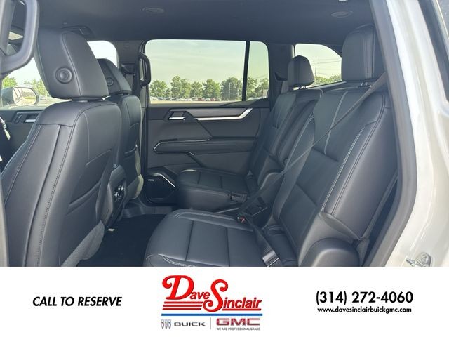 GMC Acadia Vehicle Full-screen Gallery Image 22